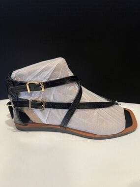 Vince Camuto Brandie Buckle sandal